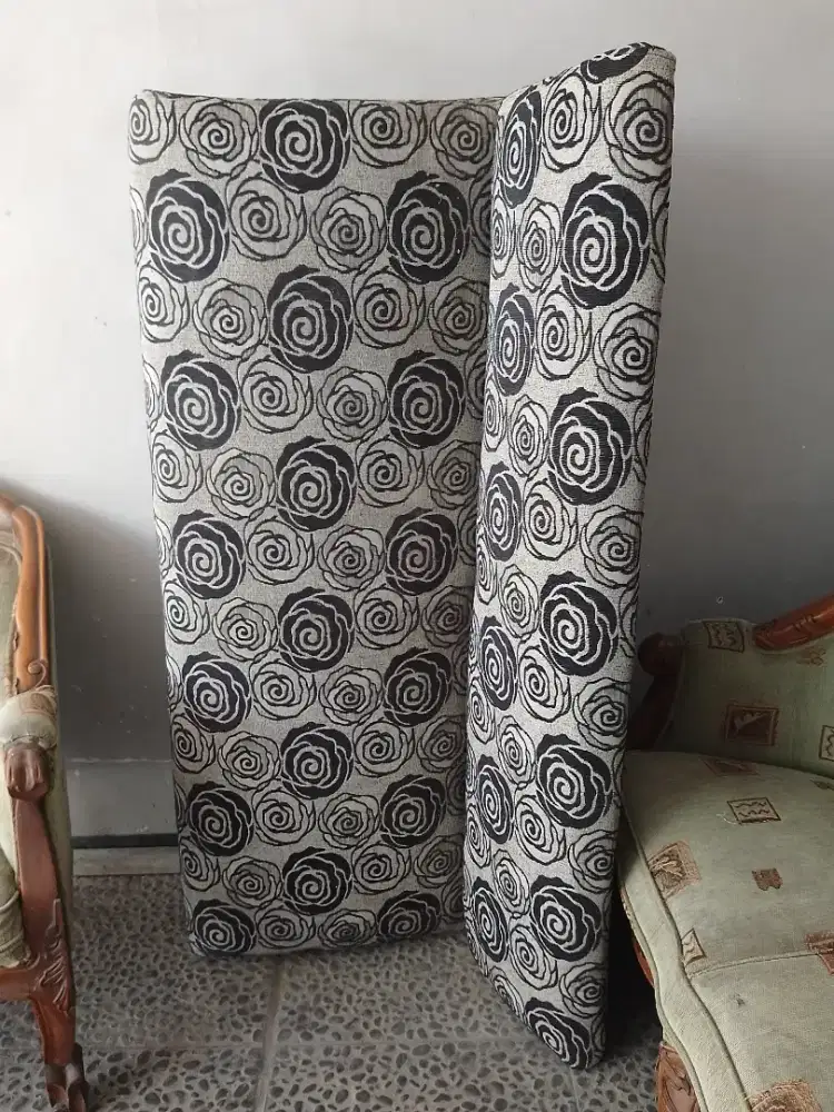 Kursi tamu bekas