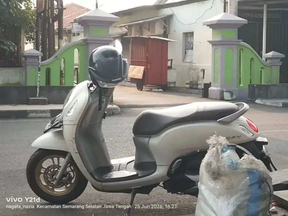 Scoopy 2021 Putih