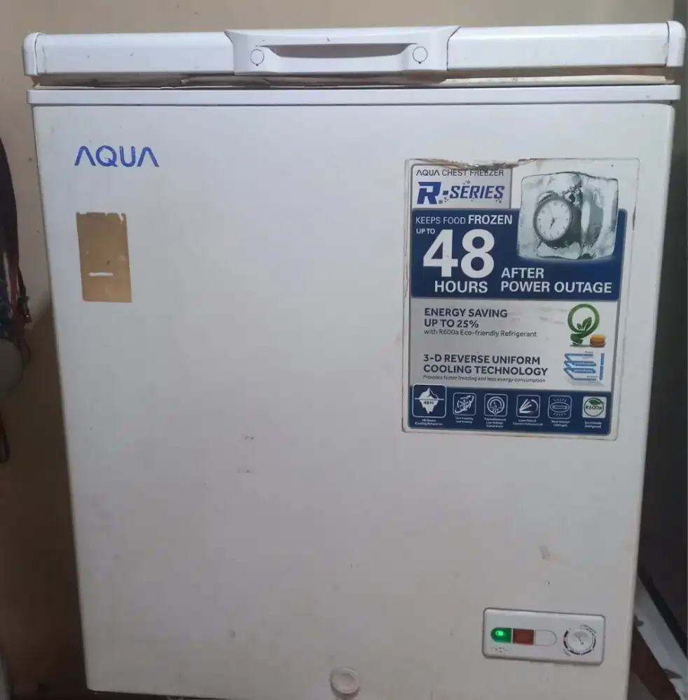 Freezer merk Aqua kapasitas 146 Liter