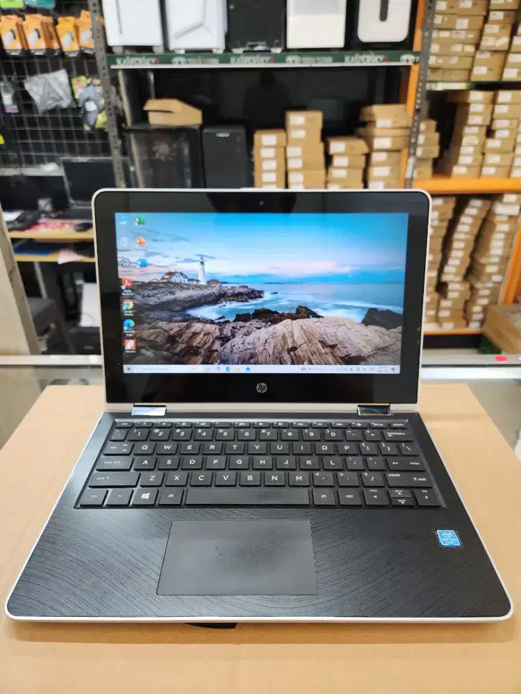 Jual laptop hp X390 yoga touchscreen bisa di lipat seperti tablet