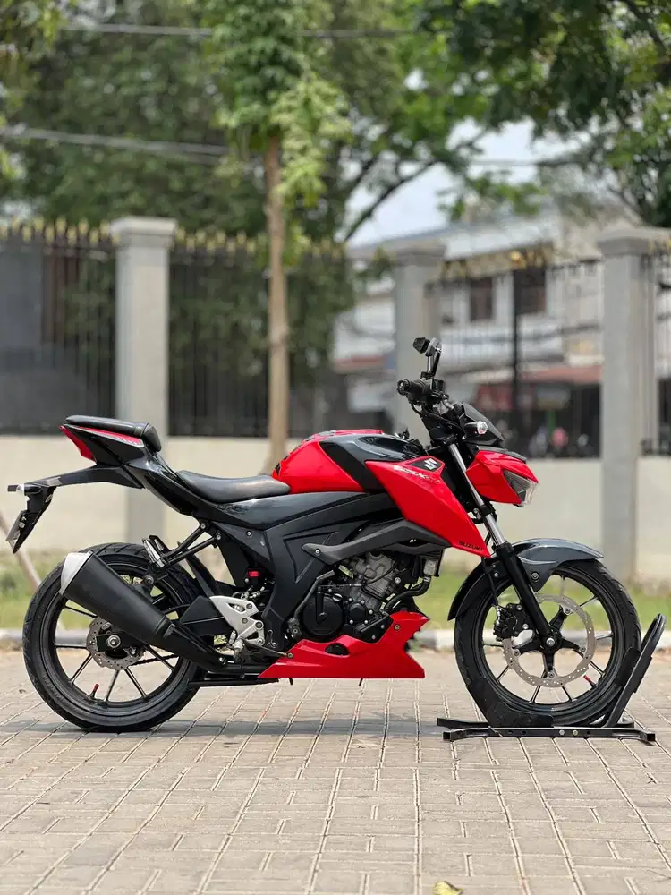 SUZUKI GSX 150S 2017 MERAH HITAM KM LOW PAJAK PANJANG SIAP HARIAN