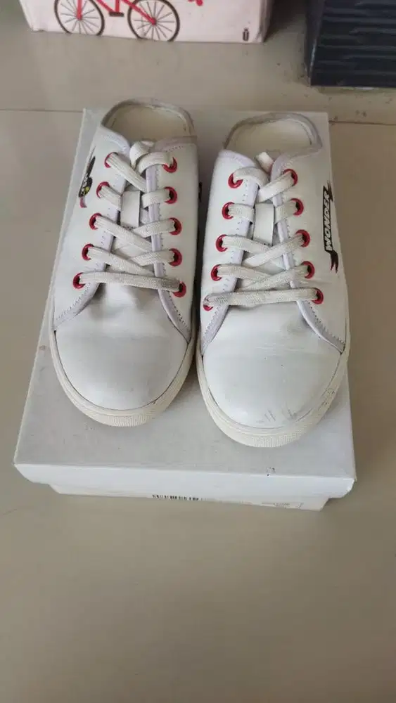Elle Wonder Sneaker Shoes