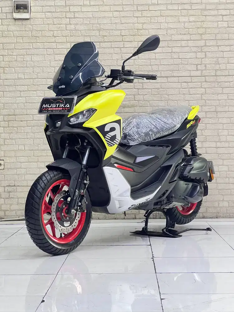 Skutik SR GT 200