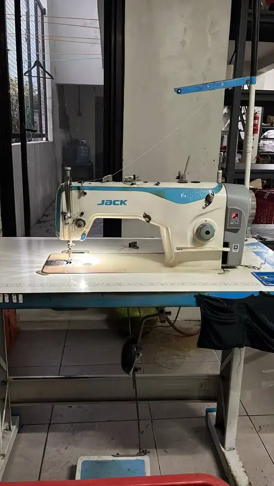 MESIN JAHIT JUKI SERI F4