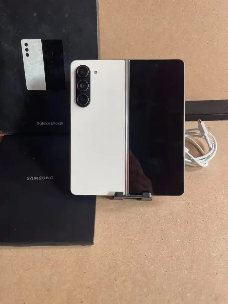 Samsung Z Fold 5 Resmi Sein 12/256 Fullset