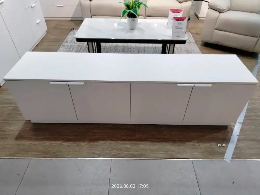 TV Cabiney JULIAN