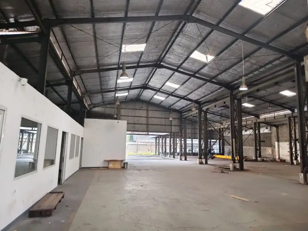 L108S Disewakan gudang di Delta Silicon Cikarang