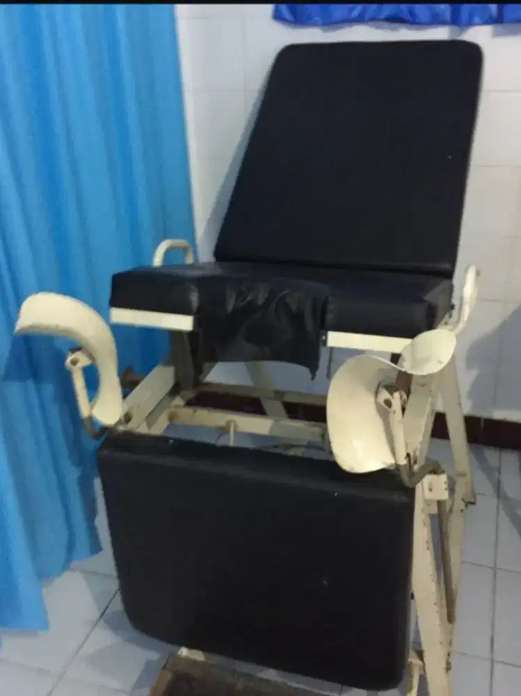 Meja obgyn bekas