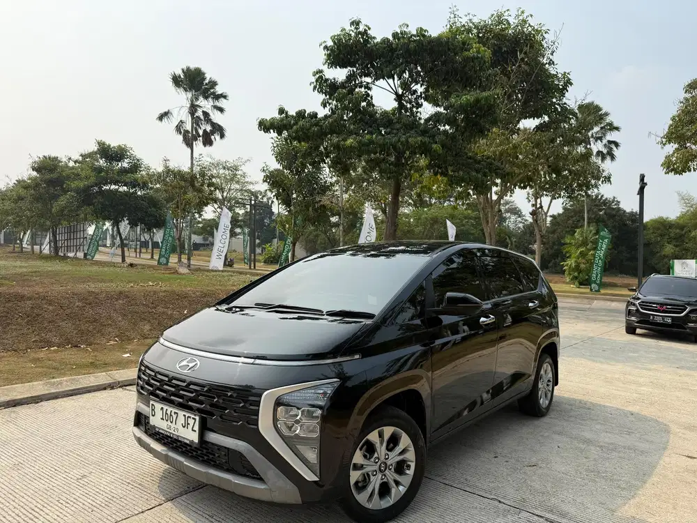 Hyundai Stargazer 1.5 Trend Essential Automatic 2024 Hitam
