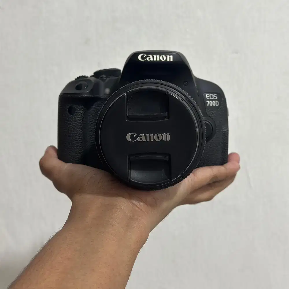 Camera DSLR Canon EOS 700D