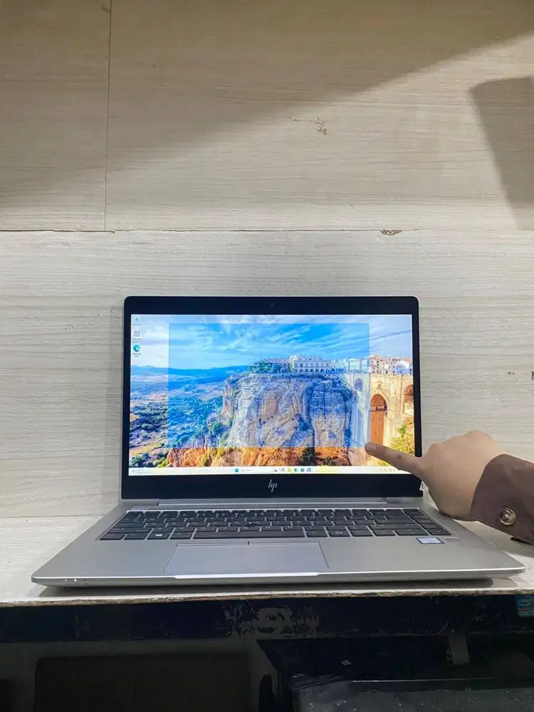 HP ELITEBOOK 840 G6 Intel core I7 Gen 8 Ram 16GB SSD 256GB TOUCH