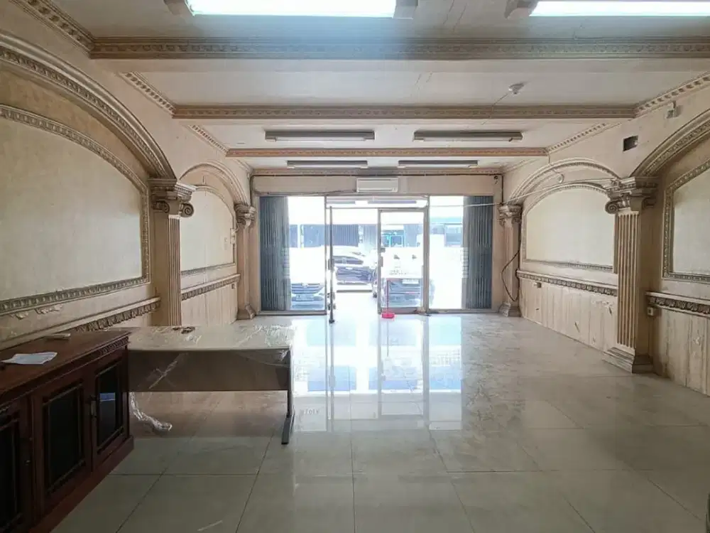 Disewakan Ruko Strategis di Jalan Gading Kirana Timur, Kelapa Gading, Jakarta Utara