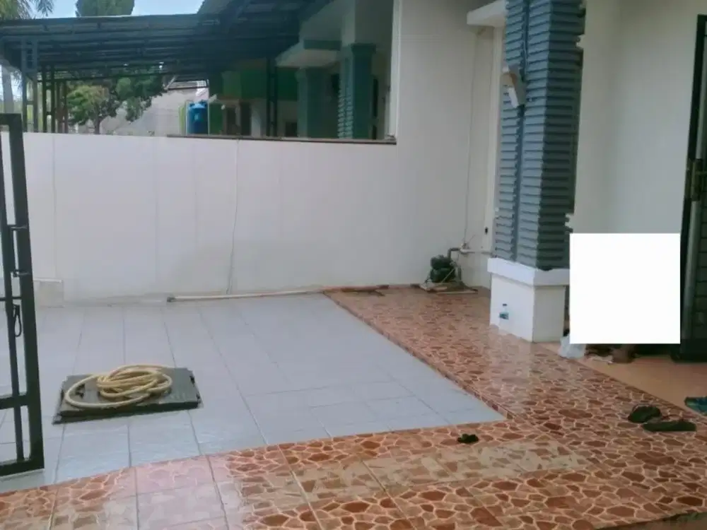 Disewakan Rumah 2 Lantai Cluster Aralia Harapan Indah Bekasi