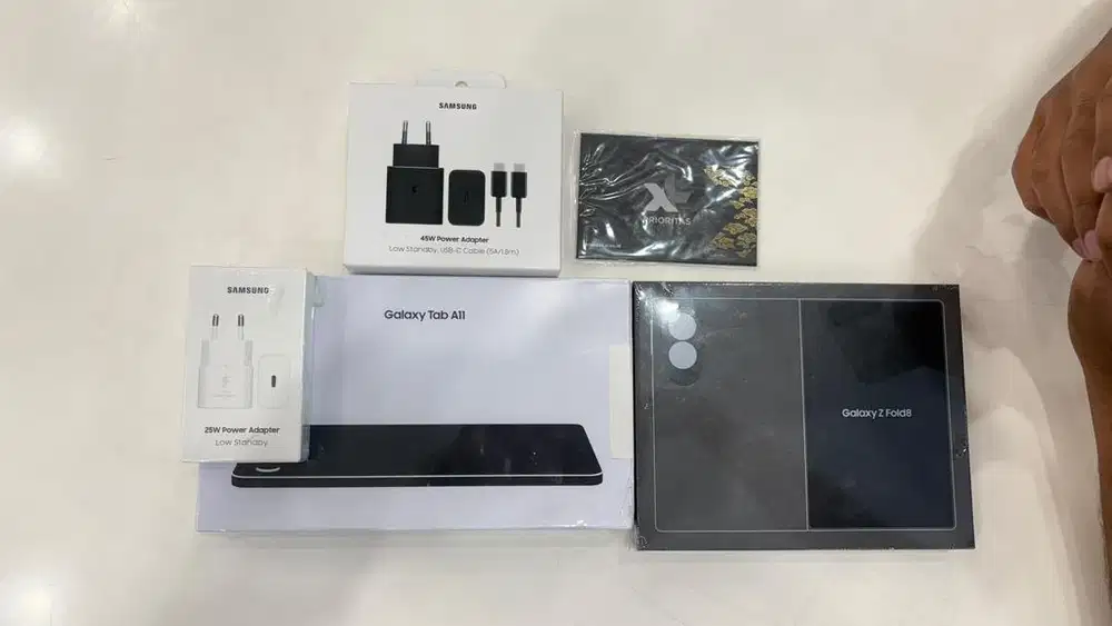 SAMSUNG GALAXY Z FOLD8
