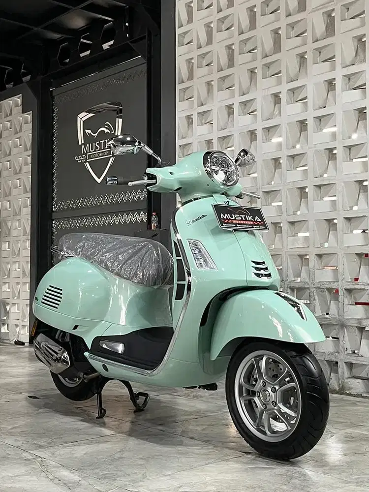 Piaggio Vespa GTS 2024