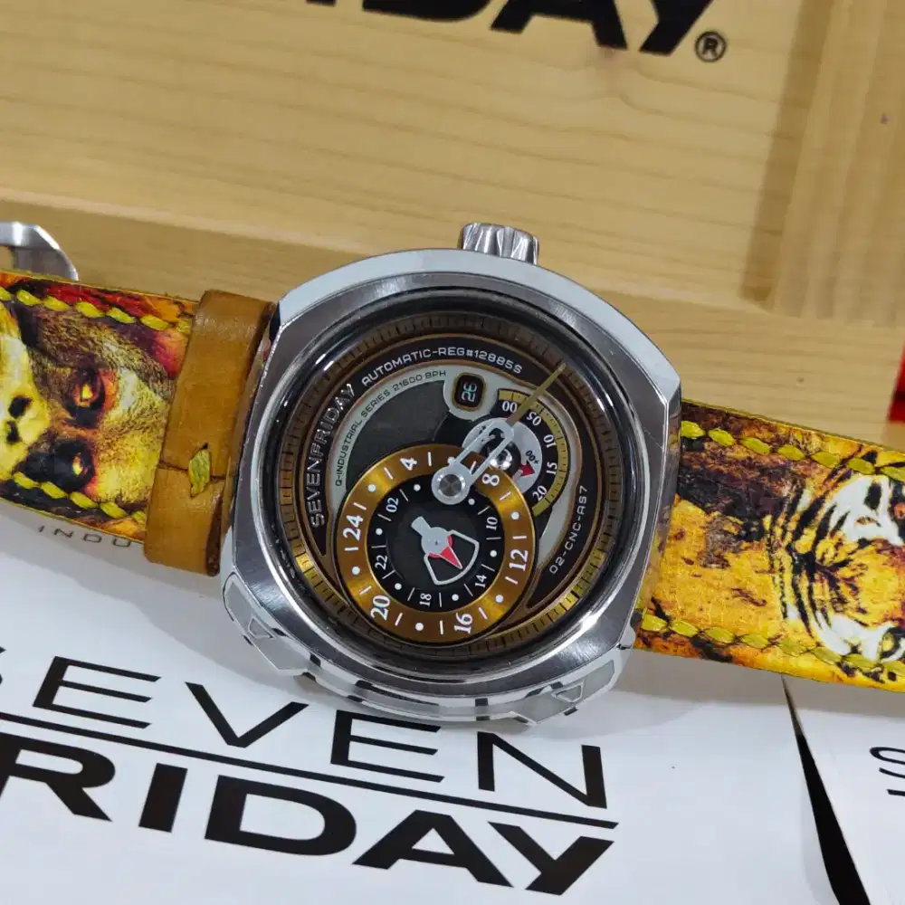 [For Sale] Sevenfriday Q2 Series Automatic Black Dial with the custom
