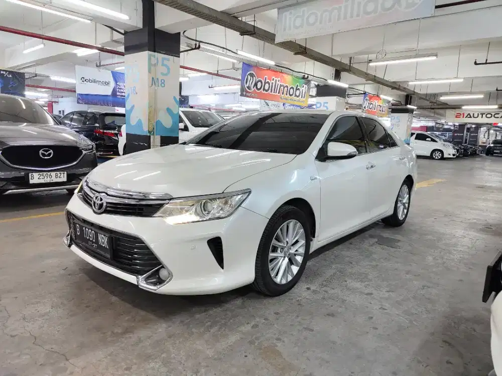 TOYOTA CAMRY V AT 2017