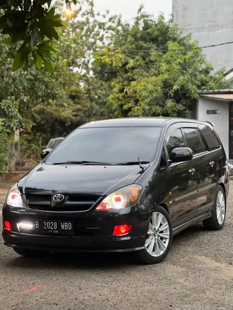 Kijang Innova 2.0 V Luxury 2005 AT Hitam