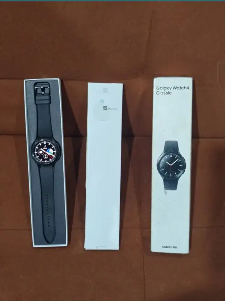 Samsung Galaxy Watch 4 Classic lengkap resmi sesuai photo