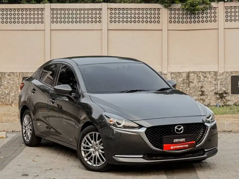 Mazda 2 1.5 GT SkyactivG Sedan AT Matic 2022 Abu Abu Tua Metalik.