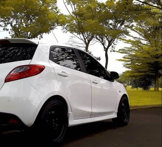 Mazda 2 – 2010 (Type R)