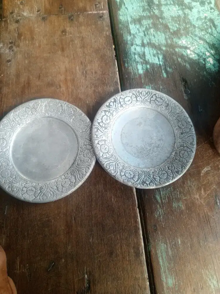 Tatakan jadul barang antik