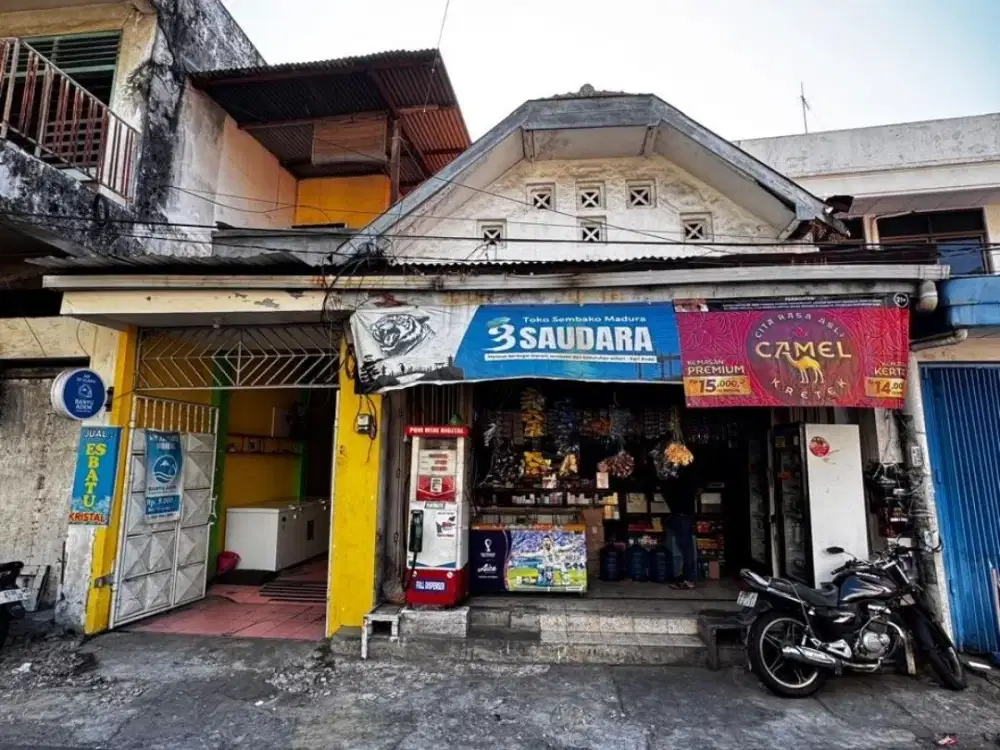 Rumah Kost 8 Kamar Seberang Pasar Genteng Surabaya SHM