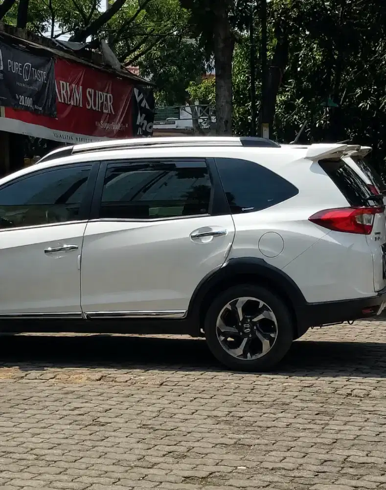 HONDA BR-V TH 2018 MULUS (PENUNGGU GARASI)