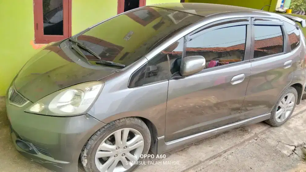 Honda Jazz RS Matic Abu-abu Metalik
