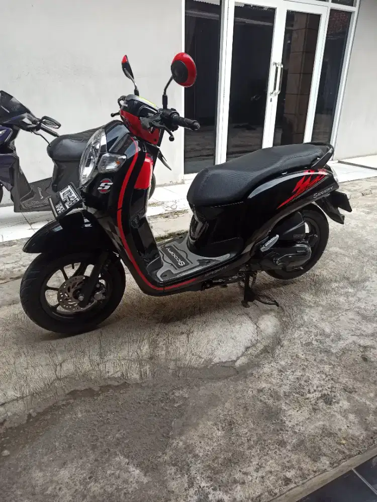 Scoopy 2018 kumplit mulus km low 12 ribu