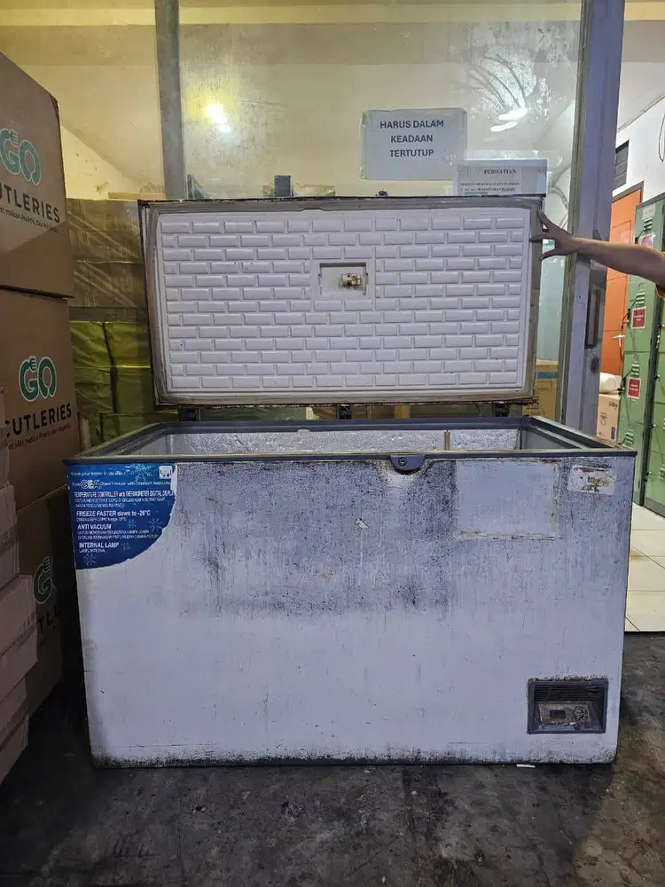 GEA AB-396-TX 386L – BEKAS USAHA – PERLU SERVIS KOMPRESOR