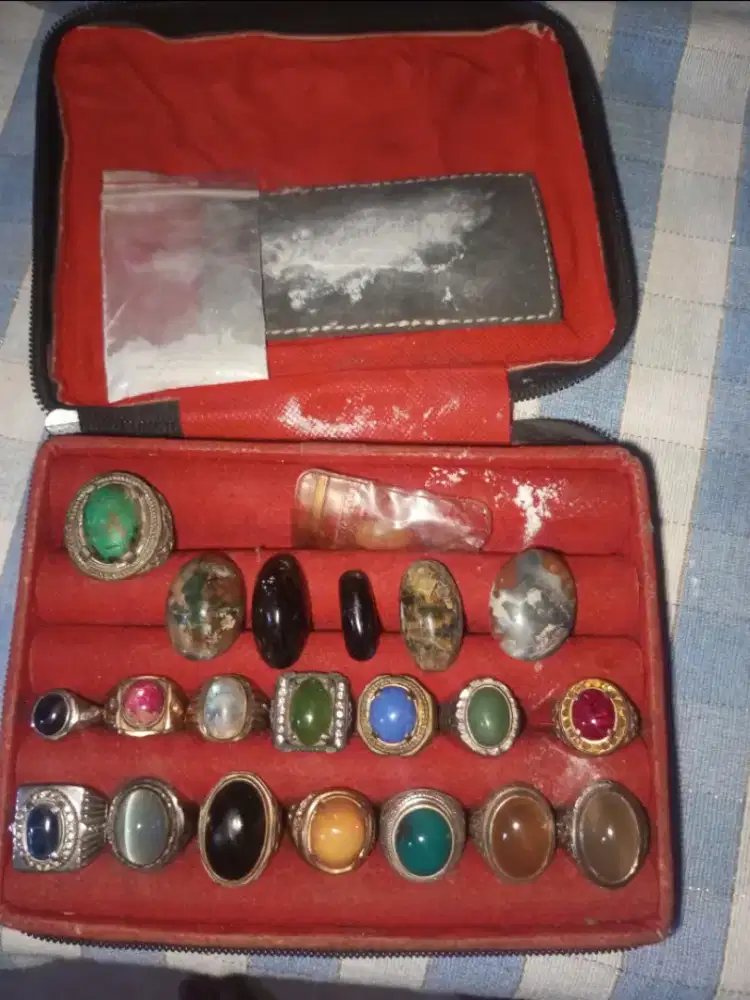 Borong koleksi batu akik