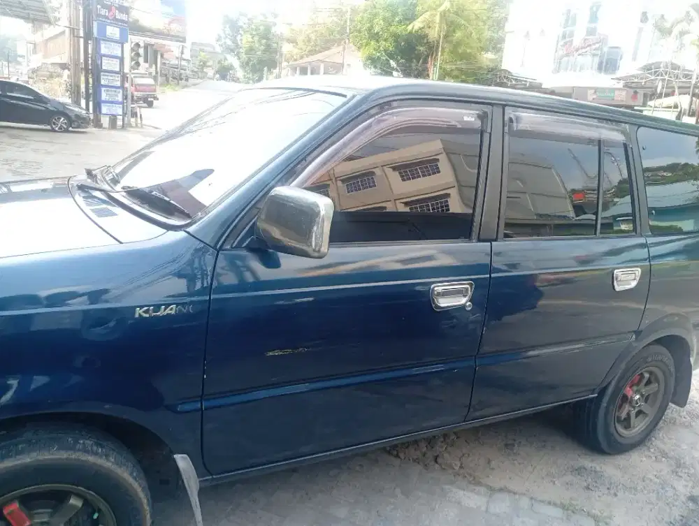 Kijang lgc 2002 bensin murah