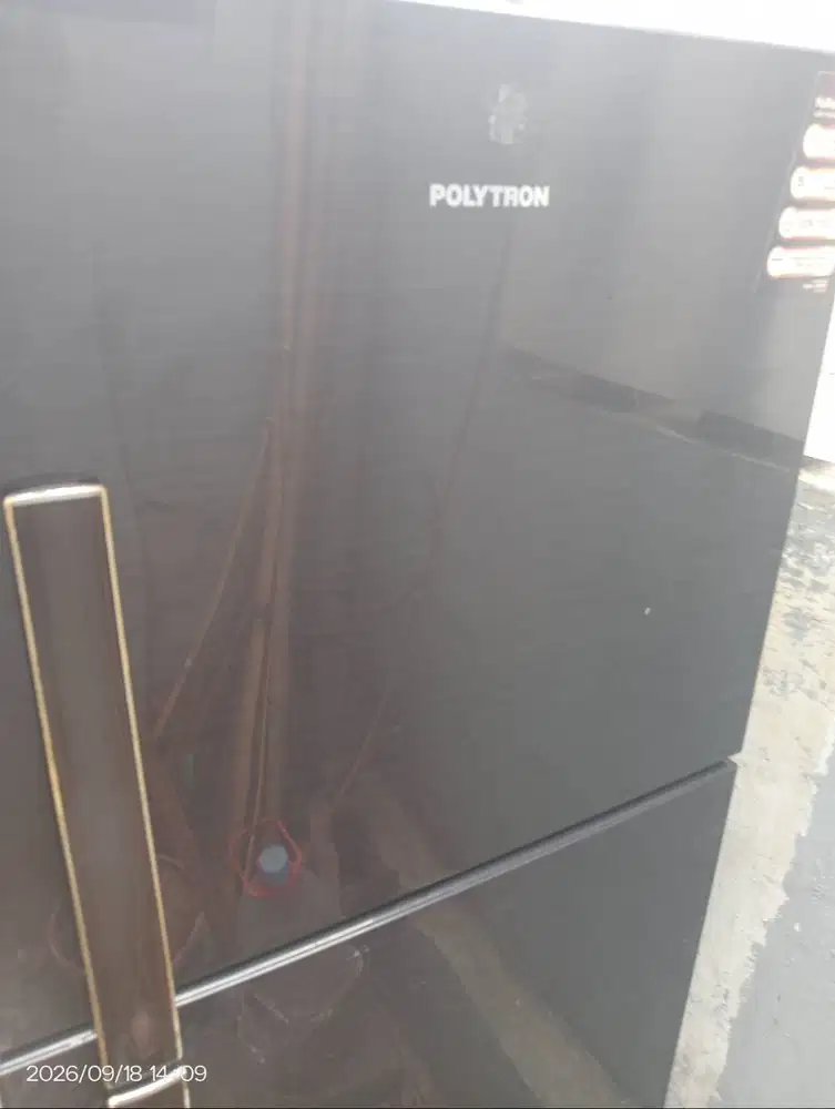 kulkas 2 pintu polytron