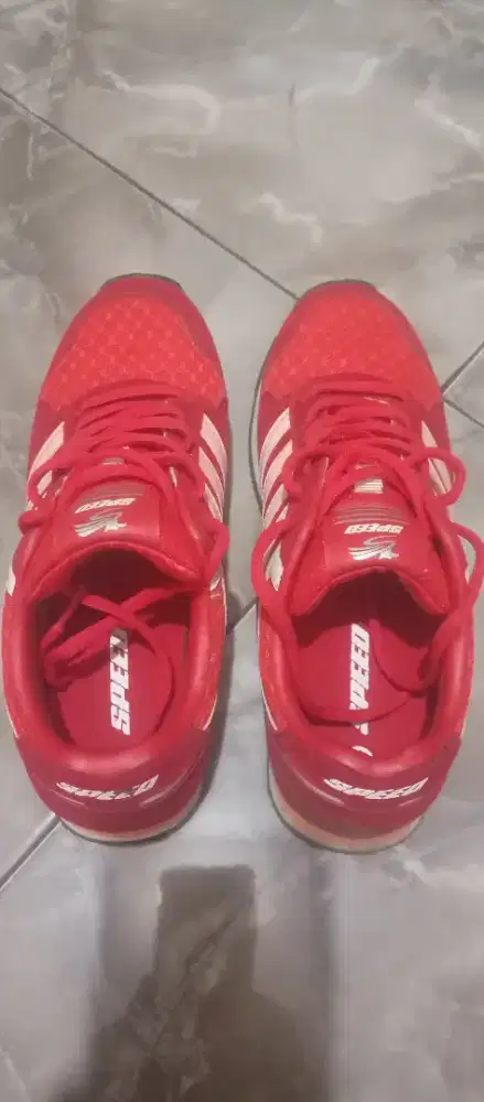 Sepatu speed bekas apaadanya.