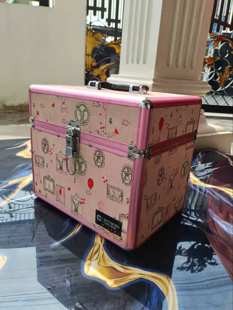Armanda Caruso Beauty case, Original