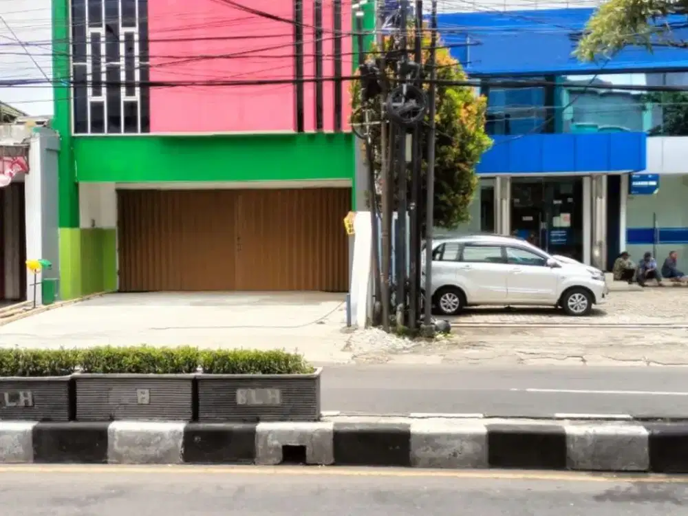 Dijual Gedung Komersial Area di Jl Raya Dr Wahidin Kebomas Pusat Kota Gresik