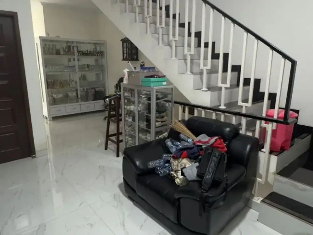 DIJUAL RUMAH MEWAH FULL FURNISHED + KOS-KOSAN PRODUKTIF DI KEBON JERUK