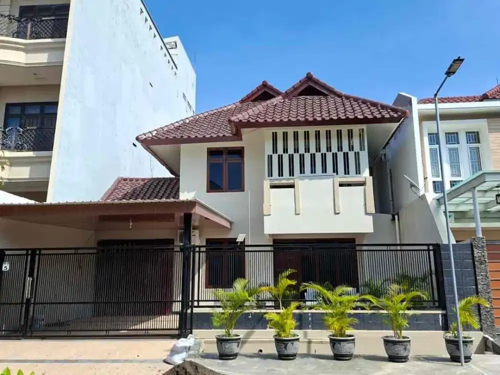 sutorejo prima jual rumah murah strategis jalan Raya boulevard baru renov siap huni
