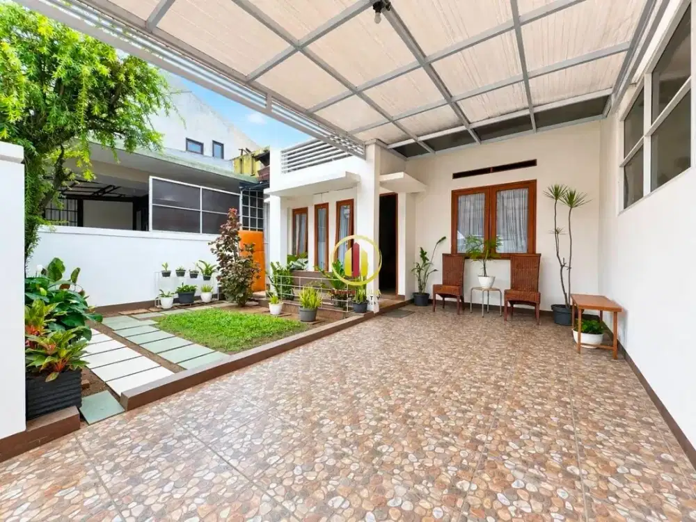Rumah Bagus Komplek Cisaranten Arcamanik Dekat Sport Jabar