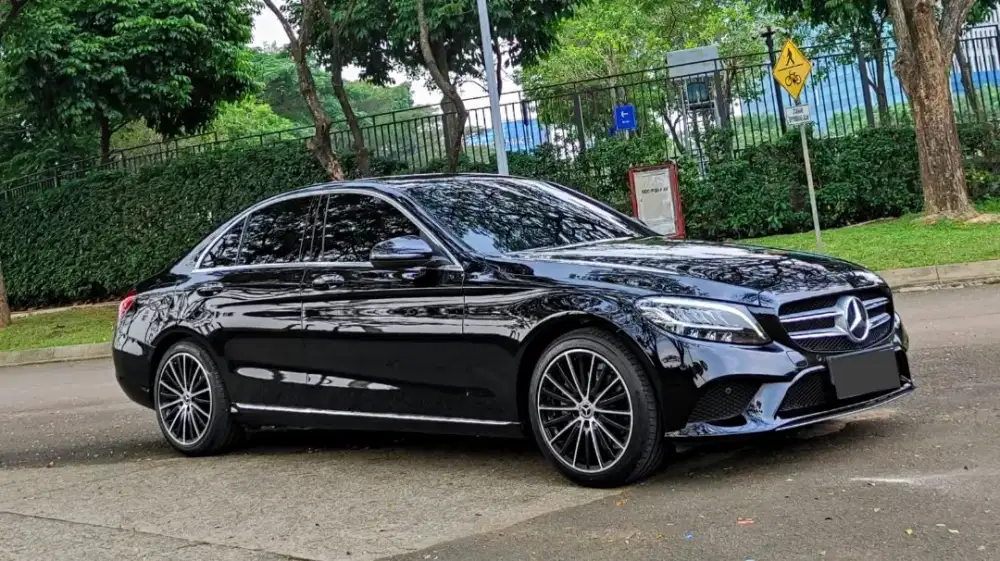 Mercedes-Benz C200 EQ BOOST 1.5 AT 2019