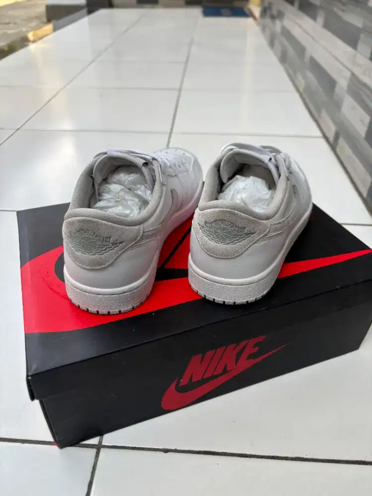 Sepatu nike Air jordan 1 low OG neutral grey