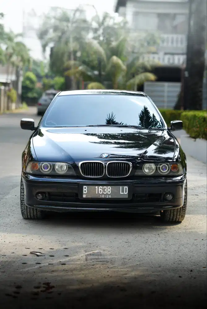 BMW E39 520 (AT) 2001 TGN PERTAMA