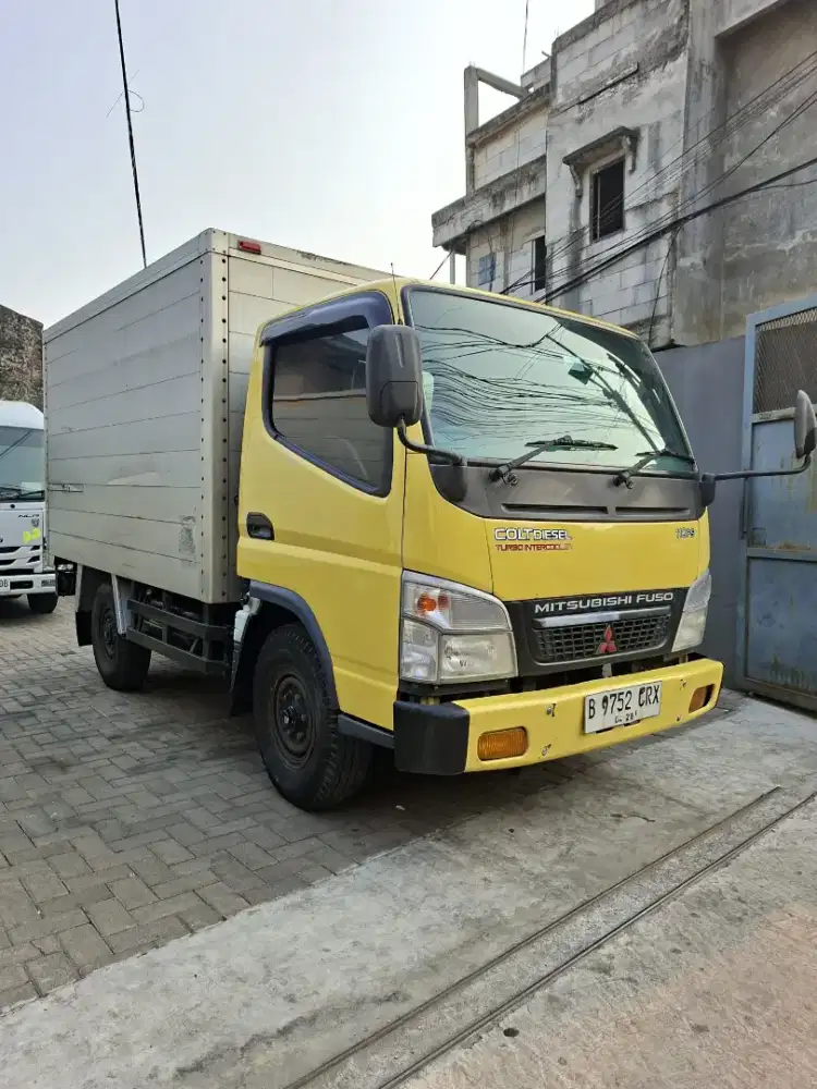 Mitsubishi colt diesel 110Ps engkel box Full orsinil 2016