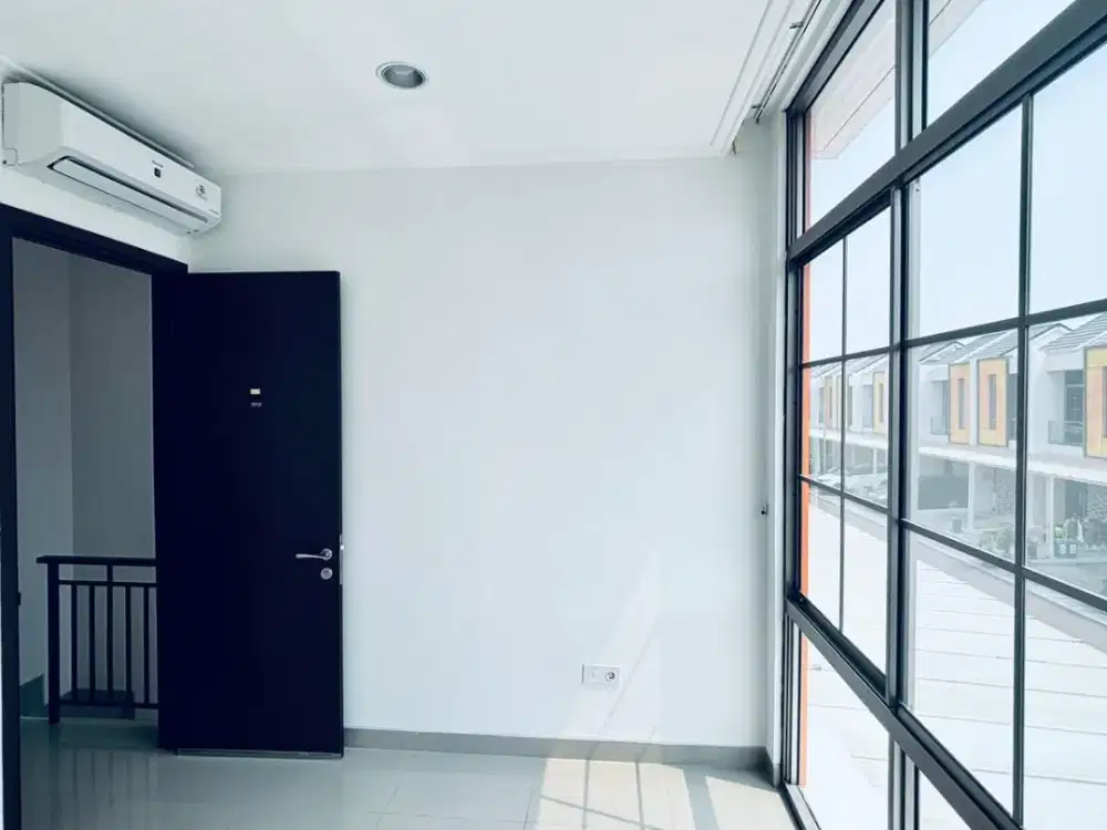 Disewakan rumah pik 2 tahap 2 sudah renov semi furnish siap huni dan siap masuk koper nego