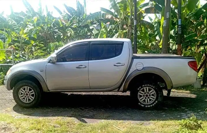 DIJUAL MOBIL TRITON DOUBLE CABIN 4X4 2011 (HARGA 155JT NEGO!!)