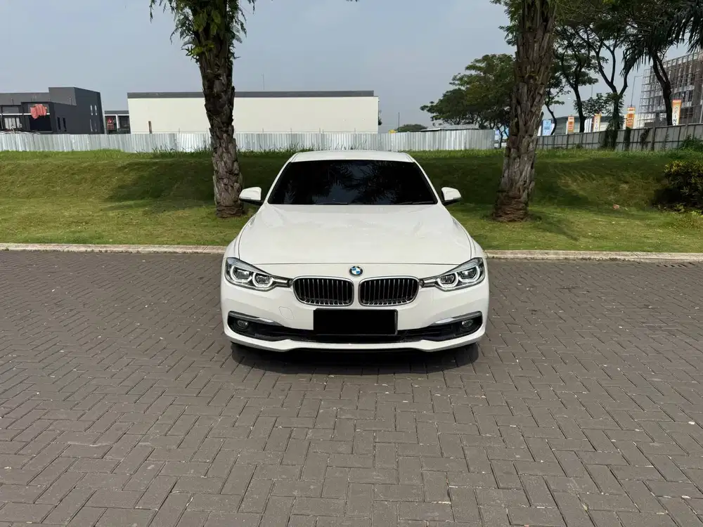 BMW F30 320i FACELIFT LCI LUXURY 2019 PUTIH SEDAN