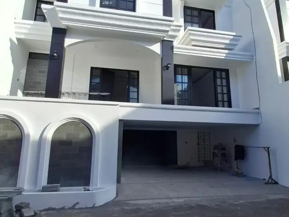 Dijual Rumah Mewah 3 Lantai di Kawasan Cluster Eksklusif Panjer, Denpasar Selatan, Bali