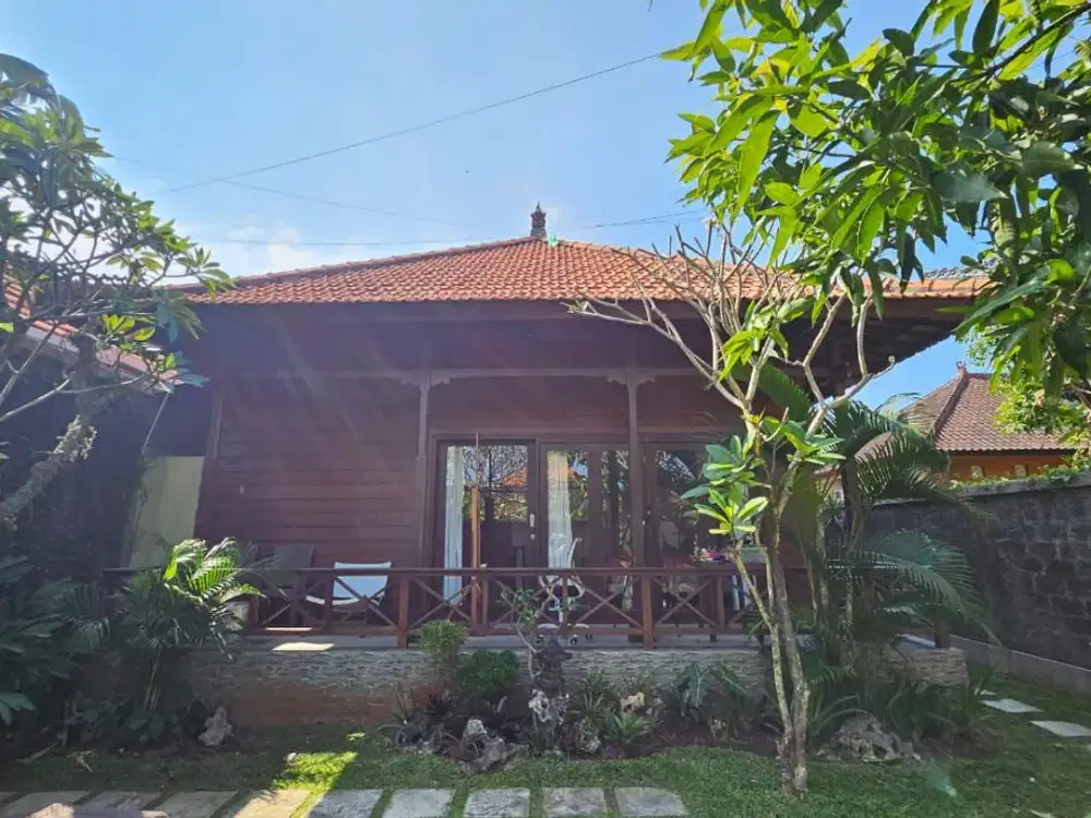 Dijual Villa 2 Lantai dengan Taman Pribadi di Intaran, Sanur , Bali