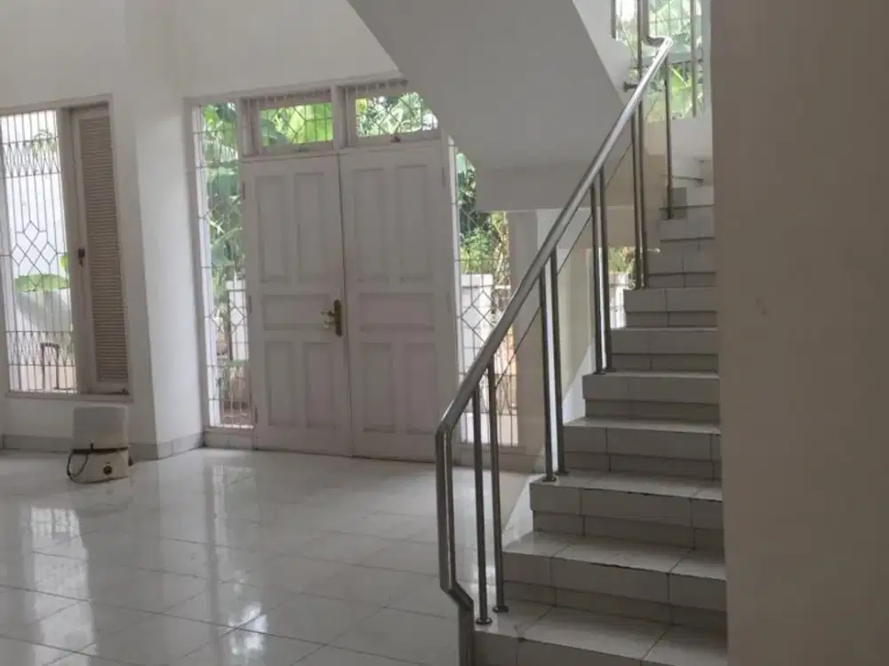 Rare! Rumah Hook 2 Lantai di Taman Modern Cakung - LT 280 m², 4+1 KT, 3+1 KM